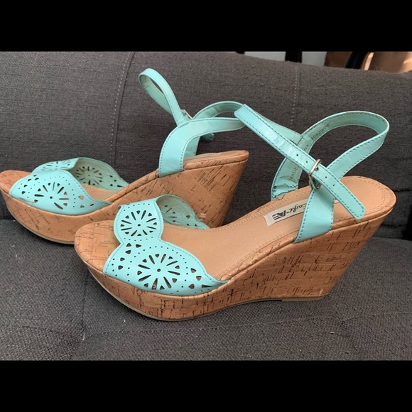 American Eagle mint cork wedges heels size 8 - Picture 2 of 7
